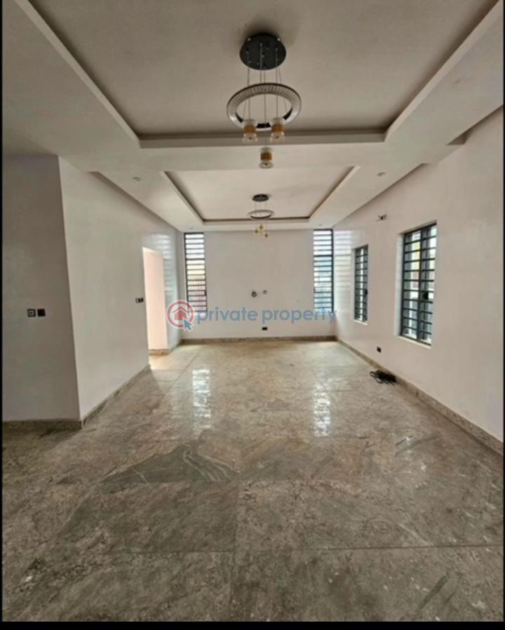 5 bedroom Detached Duplex For Sale G.r.a, Ikeja Lagos - 1