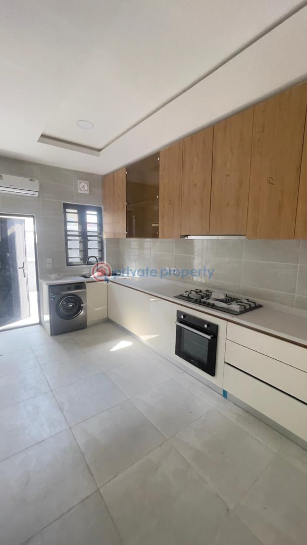 4 bedroom Terrace For Sale Oniru Victoria Island Lagos - 5
