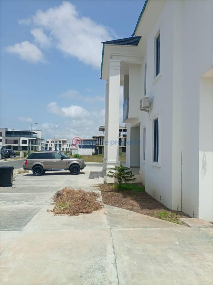 4 bedroom Semi detached Duplex For Sale Cowrie Creek Estate, Ikate, Lekki Lagos - 13
