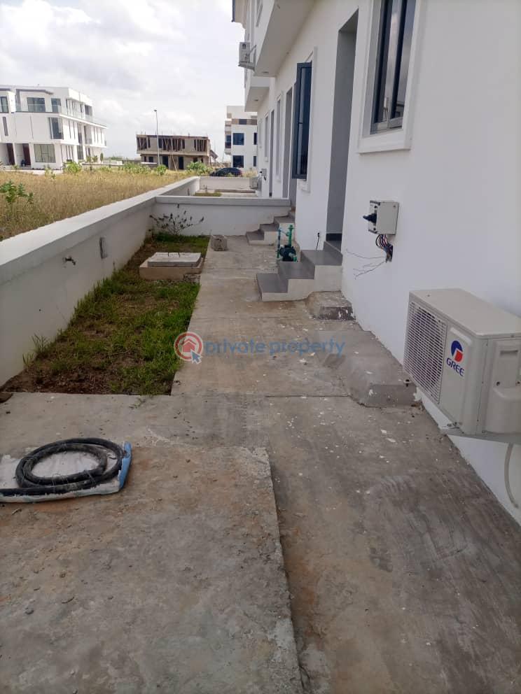 4 bedroom Semi detached Duplex For Sale Cowrie Creek Estate, Ikate, Lekki Lagos - 17