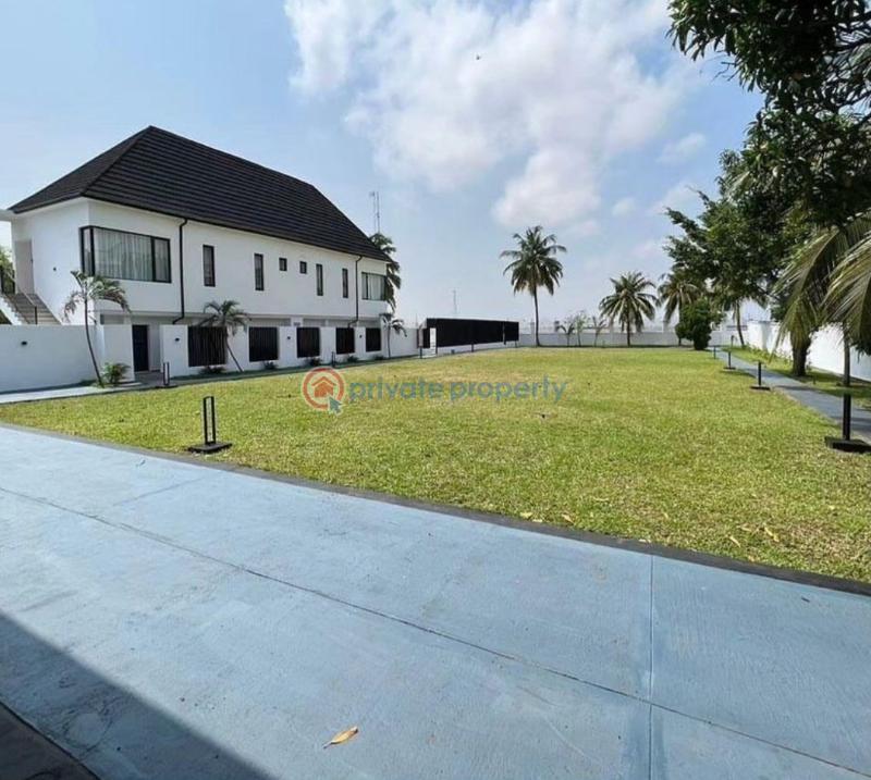 Direct briefings on this well furnished luxurious 6 bedroom waterfront mansion  for sale at ikoyi. - 23 6 bedroom Detached Duplex For Sale Old Ikoyi Lagos - 23