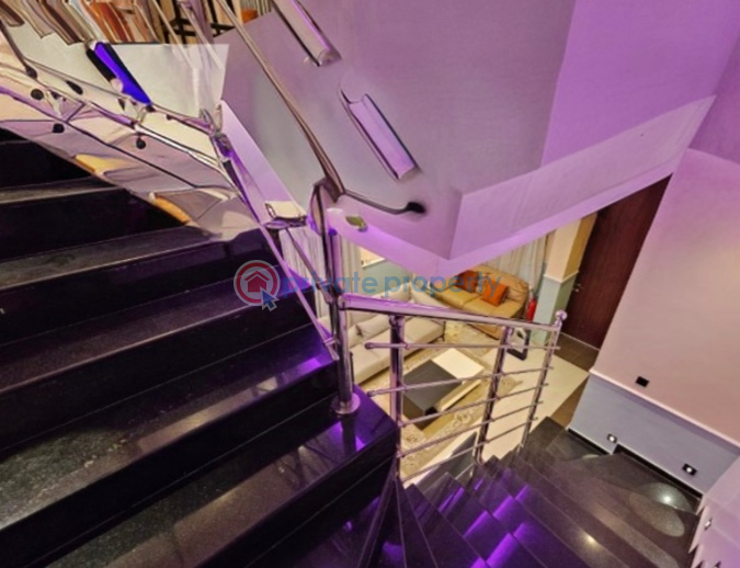 8 bedroom Duplex For Rent Western Avenue Surulere Lagos - 11