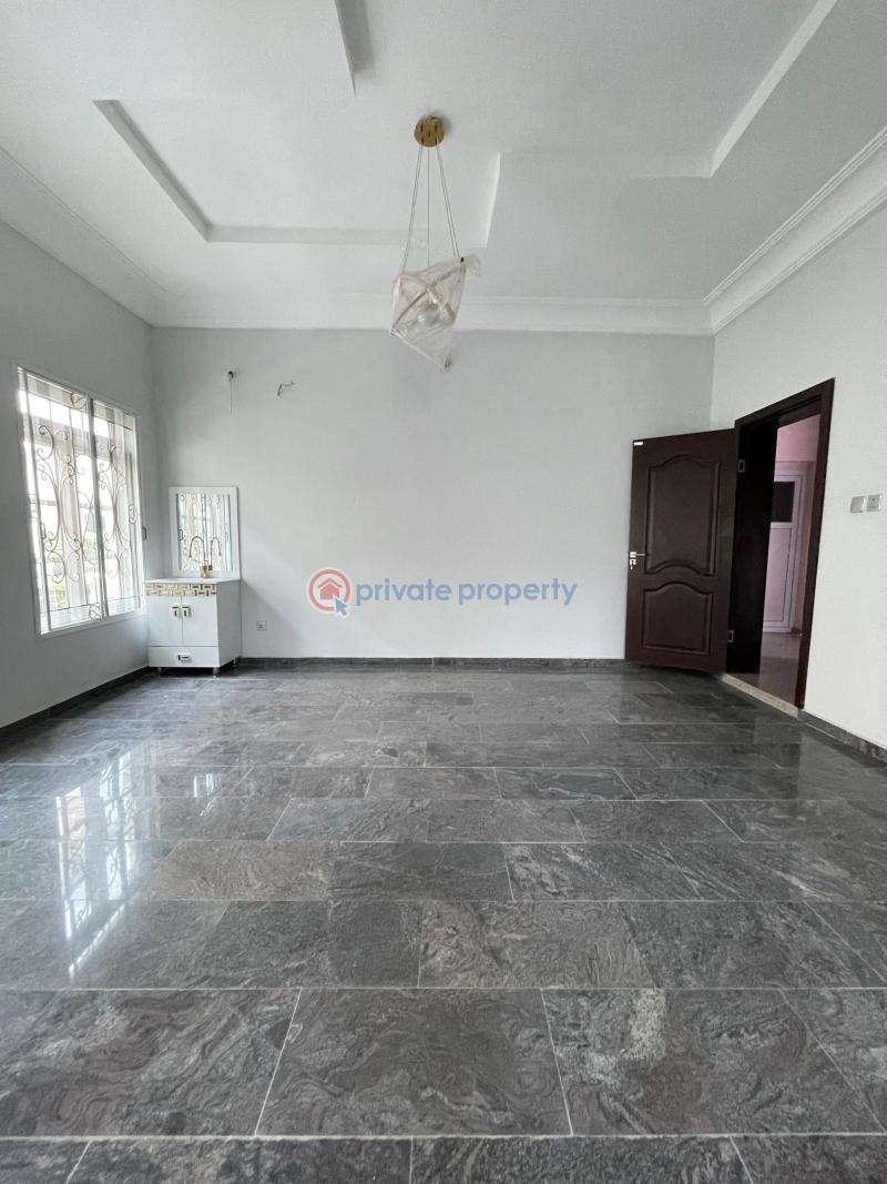 Build on 800 sqm, 5 bedroom fully detached with pool, cinema and 2bq - 8 5 bedroom Duplex For Sale Chevron Lekki Chevron Drive Lekki Lagos - 8