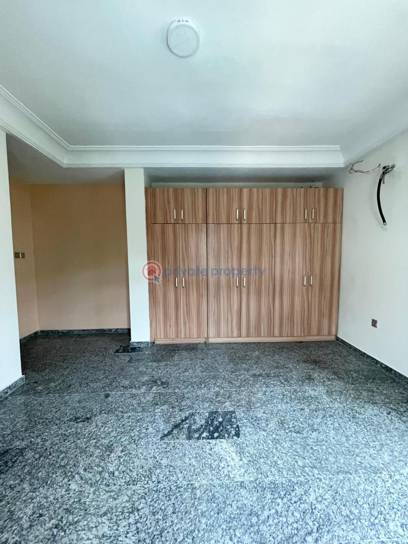 Build on 800 sqm, 5 bedroom fully detached with pool, cinema and 2bq - 11 5 bedroom Duplex For Sale Chevron Lekki Chevron Drive Lekki Lagos - 11