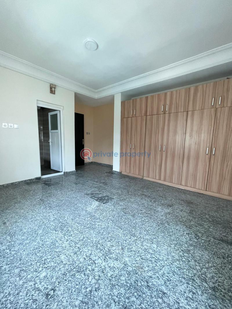 Build on 800 sqm, 5 bedroom fully detached with pool, cinema and 2bq - 10 5 bedroom Duplex For Sale Chevron Lekki Chevron Drive Lekki Lagos - 10
