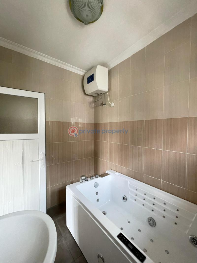 Build on 800 sqm, 5 bedroom fully detached with pool, cinema and 2bq - 15 5 bedroom Duplex For Sale Chevron Lekki Chevron Drive Lekki Lagos - 15