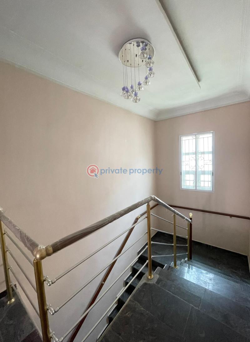 Build on 800 sqm, 5 bedroom fully detached with pool, cinema and 2bq - 12 5 bedroom Duplex For Sale Chevron Lekki Chevron Drive Lekki Lagos - 12
