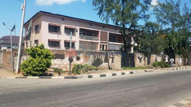 Townhouse For Sale Ikorodu Road Palmgroove Shomolu Lagos - 1