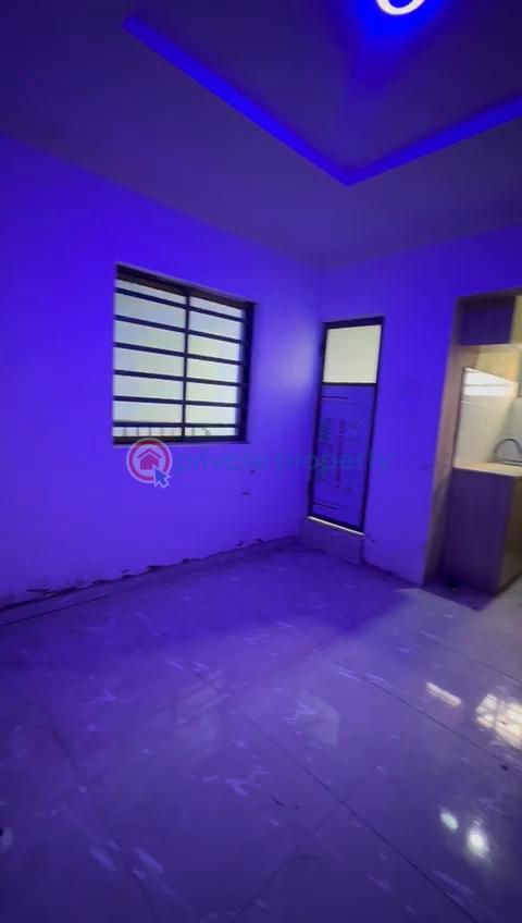 Built and standard roomself - 1 1 bedroom Self Contain For Rent Bajulaiye Shomolu Onipanu Shomolu Lagos - 1