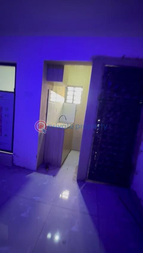 Built and standard roomself - 2 1 bedroom Self Contain For Rent Bajulaiye Shomolu Onipanu Shomolu Lagos - 2