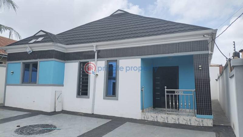 3 bedroom Bungalow For Sale Adegboyega Close, Hassan Block, Area Elebu Ibadan Akala Express Ibadan Oyo - 4