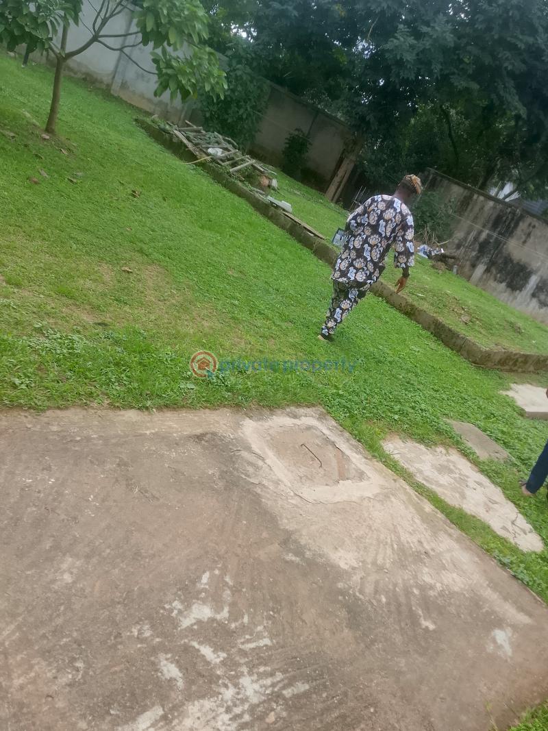 3 bedroom Bungalow For Sale Alalubosa Estate Alalubosa Ibadan Oyo - 8