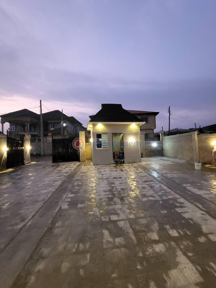 3 bedroom Bungalow For Sale Elebu Commodore Akala Express Ibadan Oyo - 9