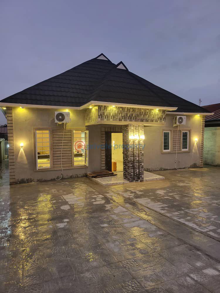 3 bedroom Bungalow For Sale Elebu Commodore Akala Express Ibadan Oyo - 2