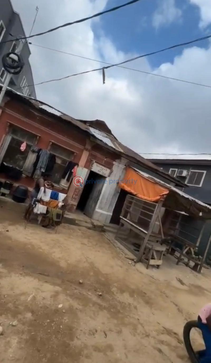 House For Sale Fadeyi Shomolu Lagos