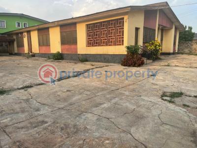 10 bedroom Detached Bungalow For Sale Old Ife Road Ibadan Oyo - 5
