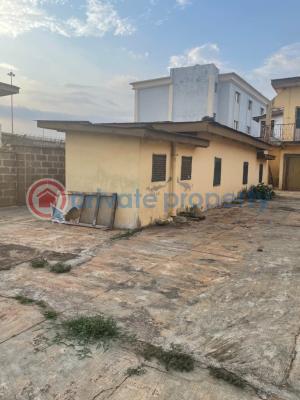 10 bedroom Detached Bungalow For Sale Old Ife Road Ibadan Oyo - 7