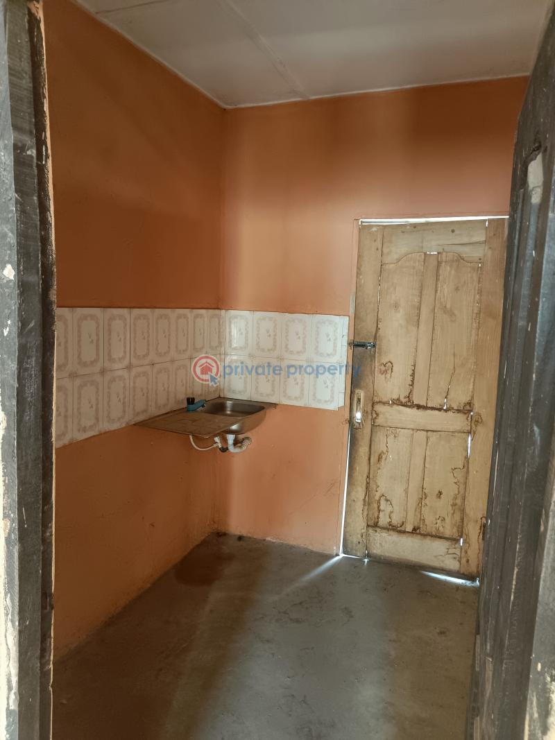 10 bedroom Bungalow For Sale Ijede Ikorodu Lagos - 10