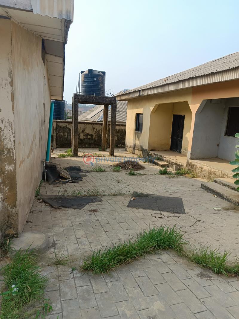 10 bedroom Bungalow For Sale Ijede Ikorodu Lagos - 4