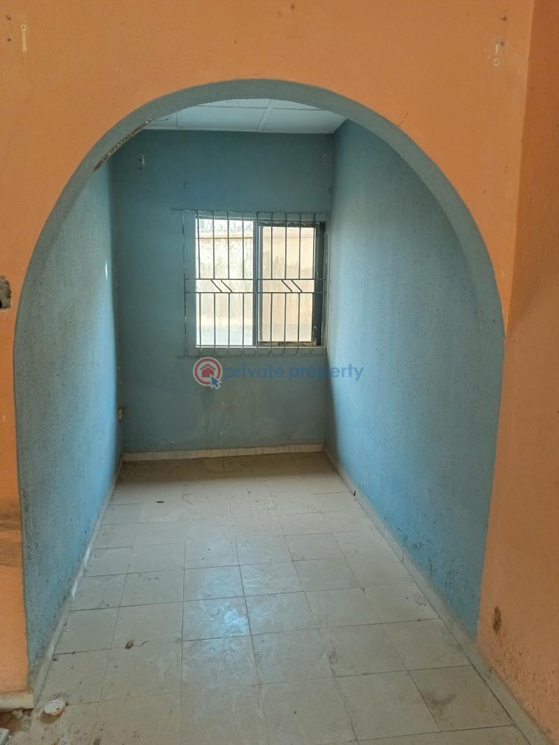 10 bedroom Bungalow For Sale Ijede Ikorodu Lagos - 11