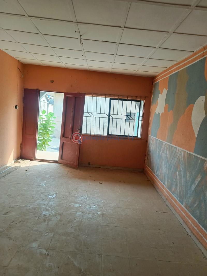 10 bedroom Bungalow For Sale Ijede Ikorodu Lagos - 12