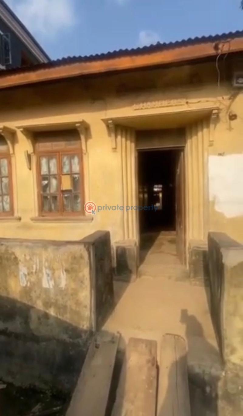 Detached Bungalow For Sale Close To The Back Of Yabatech Yaba Lagos - 1