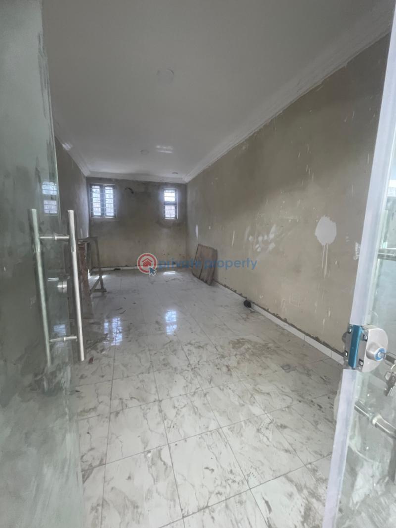 1 bedroom Office For Sale Along Lekki Expressway Lagos - 2