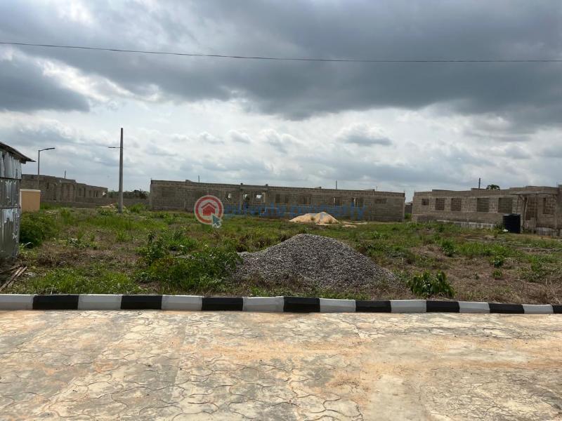 Residential Land For Sale Stellar Court Estate Very Close To Mowe Main Market Mowe Ogun area  - 0