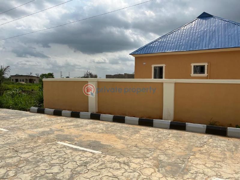 Residential Land For Sale Stl Court Estate Is Less Than 20mins Drive To Mowe Main Market Mowe Ogun area  - 1