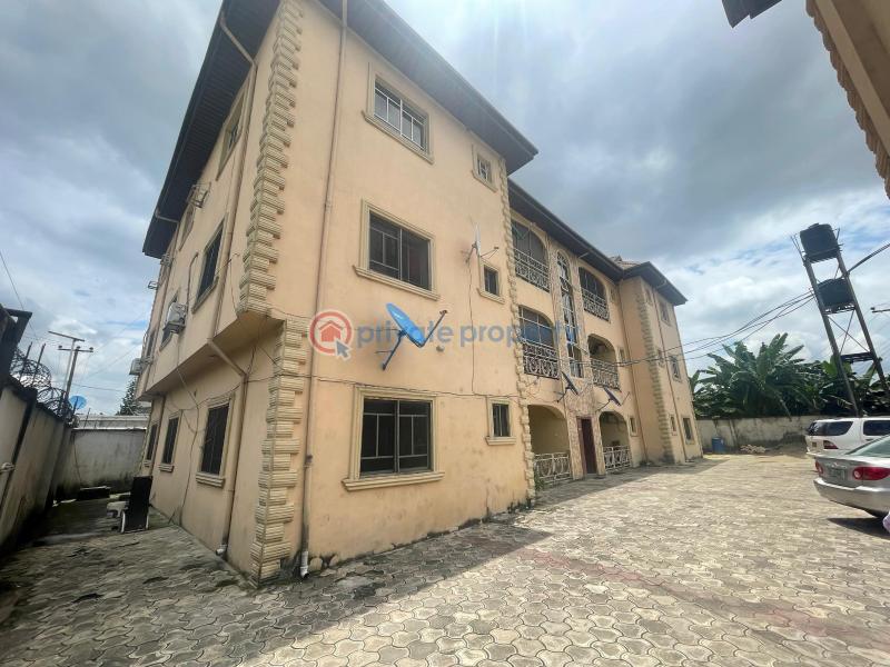 2 bedroom Block Of Flats For Sale Rukpakurushi New Layout, Airforce Road Port Harcourt Rivers - 1