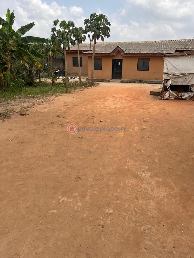 3 bedroom Detached Bungalow For Sale Along Nestle Foods Bus Stop Sango Ota/Ado Odo Ogun - 7