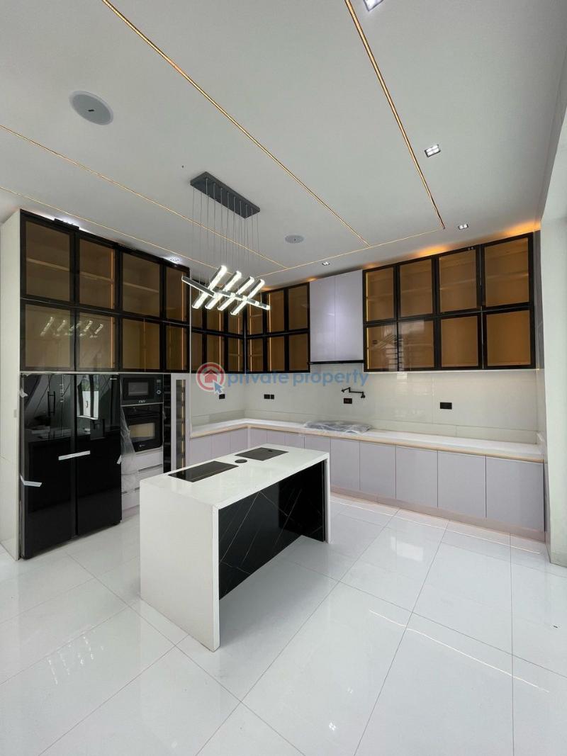 5 bedroom Detached Duplex For Sale Chevron Lekki Lagos - 3