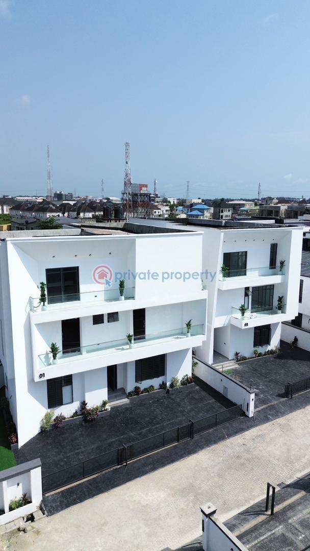 6 bedroom Detached Duplex For Sale Chevron Lekki Lekki Lagos - 2