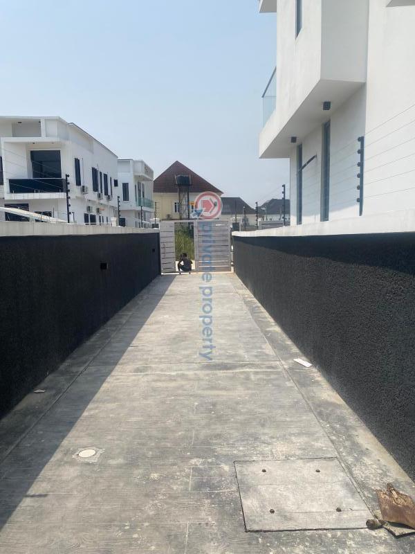 5 bedroom Detached Duplex For Sale Chevron Drive Lekki Lagos - 7