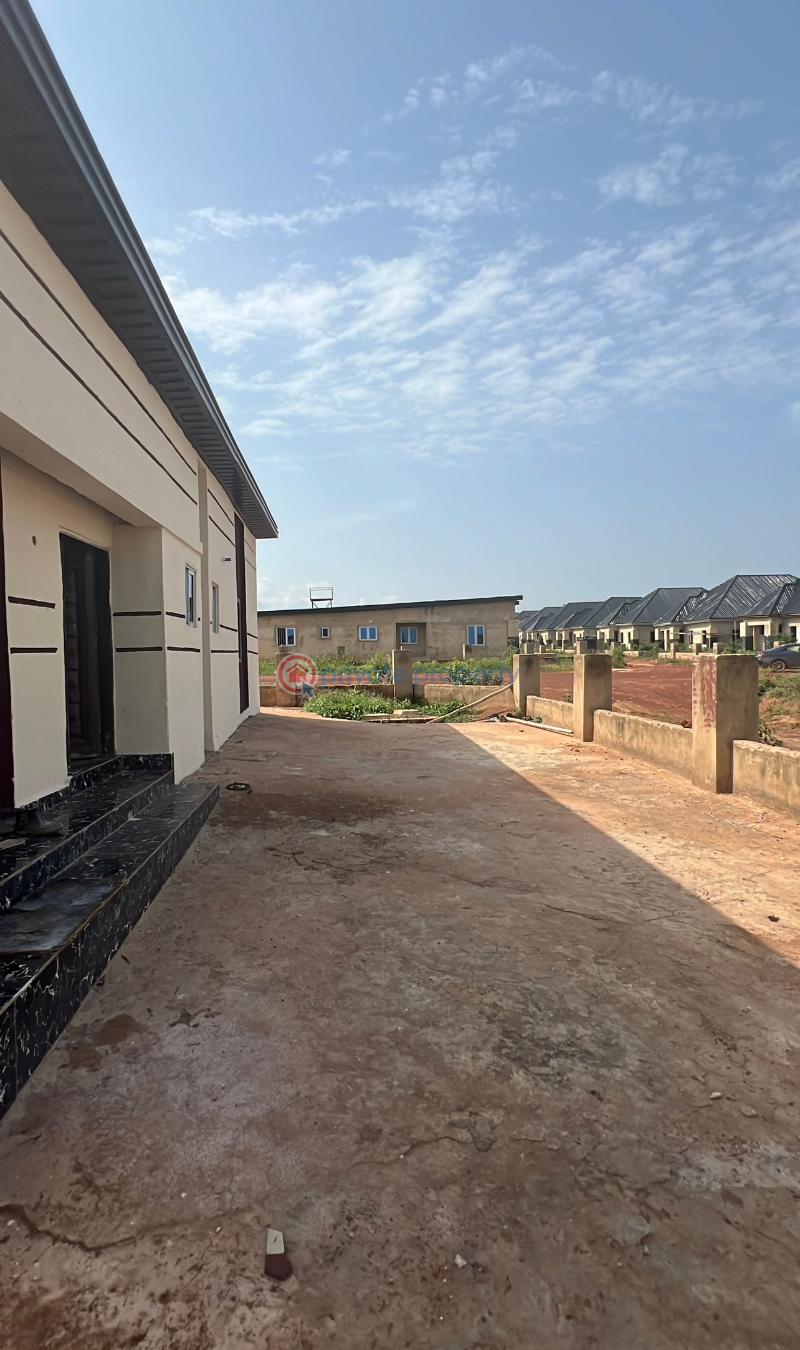 3 bedroom Bungalow For Sale 3 Minutes To Unth Enugu Enugu Suburb Enugu Area  - 3