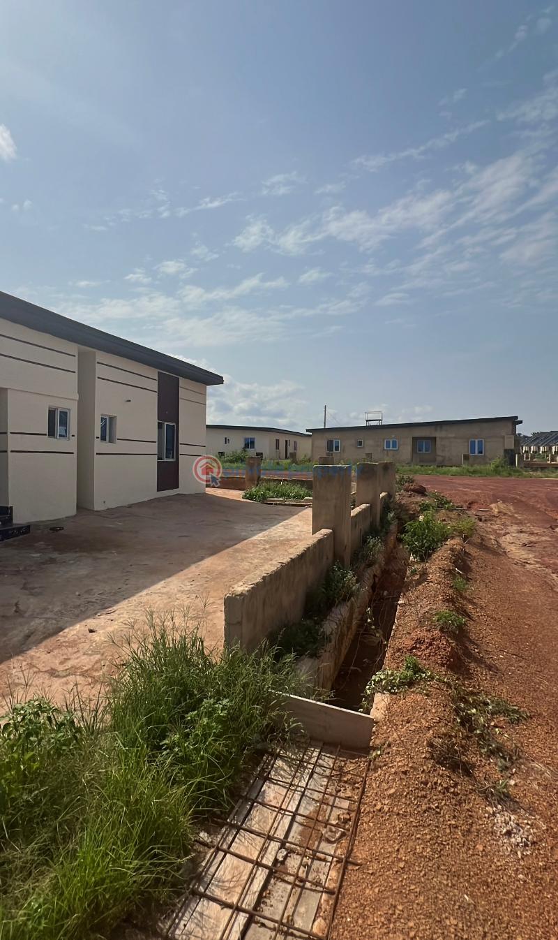 3 bedroom Bungalow For Sale 3 Minutes To Unth Enugu Enugu Suburb Enugu Area  - 2