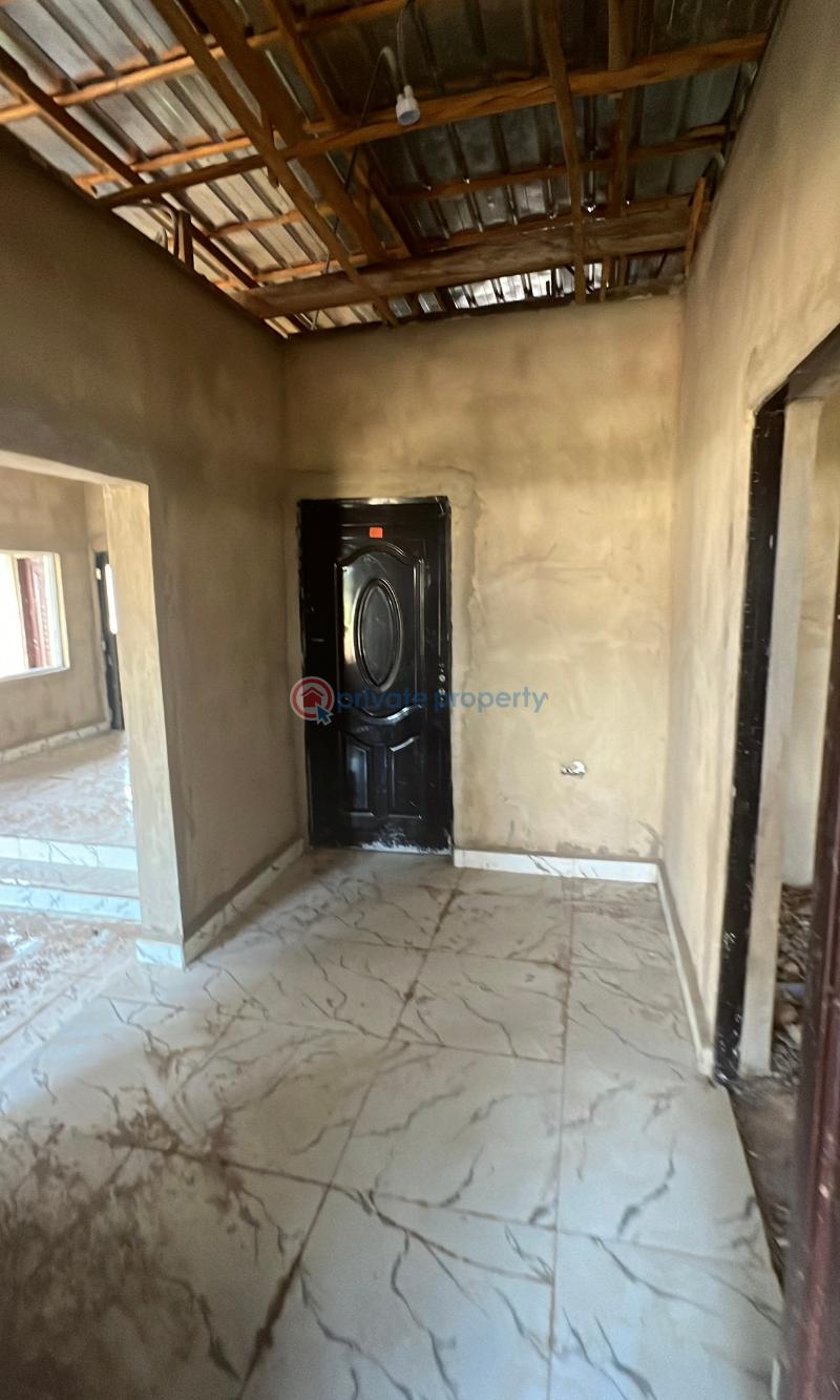 4 bedroom Bungalow For Sale 3 Minutes To Unth Enugu Enugu Suburb Enugu Area  - 4