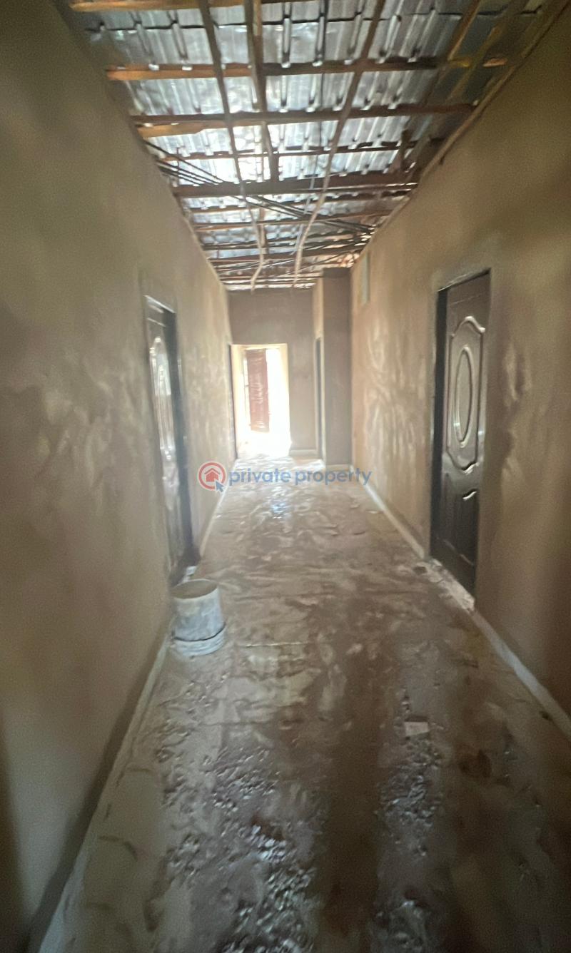4 bedroom Bungalow For Sale 3 Minutes To Unth Enugu Enugu Suburb Enugu Area  - 9