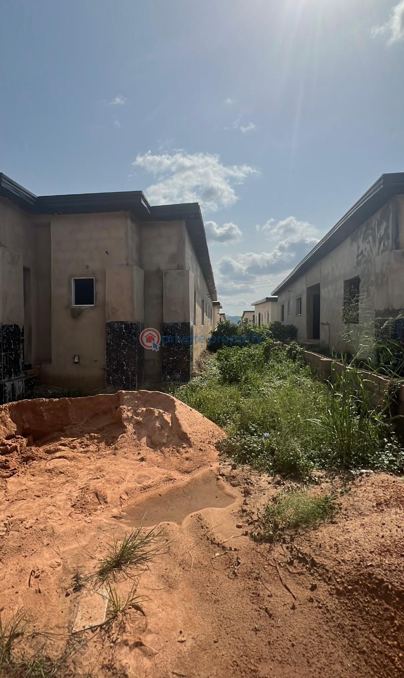 4 bedroom Bungalow For Sale 3 Minutes To Unth Enugu Enugu Suburb Enugu Area  - 1