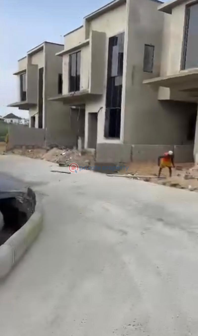 4 bedroom Terrace For Sale Lewis Fadipe, St Off Ado Road Thomas Estate Ajah Lagos - 3