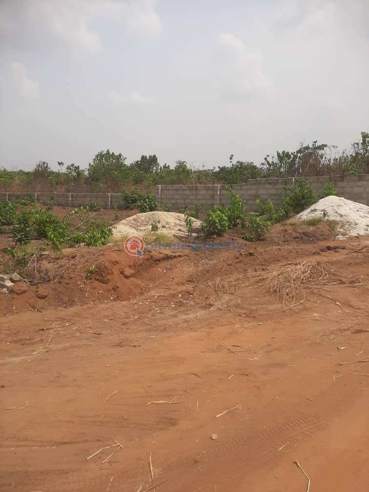 Land For Sale Legend Court ,oforola, Off Futo Junction, 4mins Drive From Futo Junction. Owerri Owerri Imo - 0