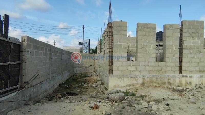 2 bedroom Block Of Flats For Sale Apple Matttel Apartments, Off Emerald Estate Mobil Road Ajah Lagos - 4