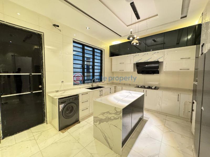 5 bedroom Detached Duplex For Sale Chevron Lekki Lagos - 5