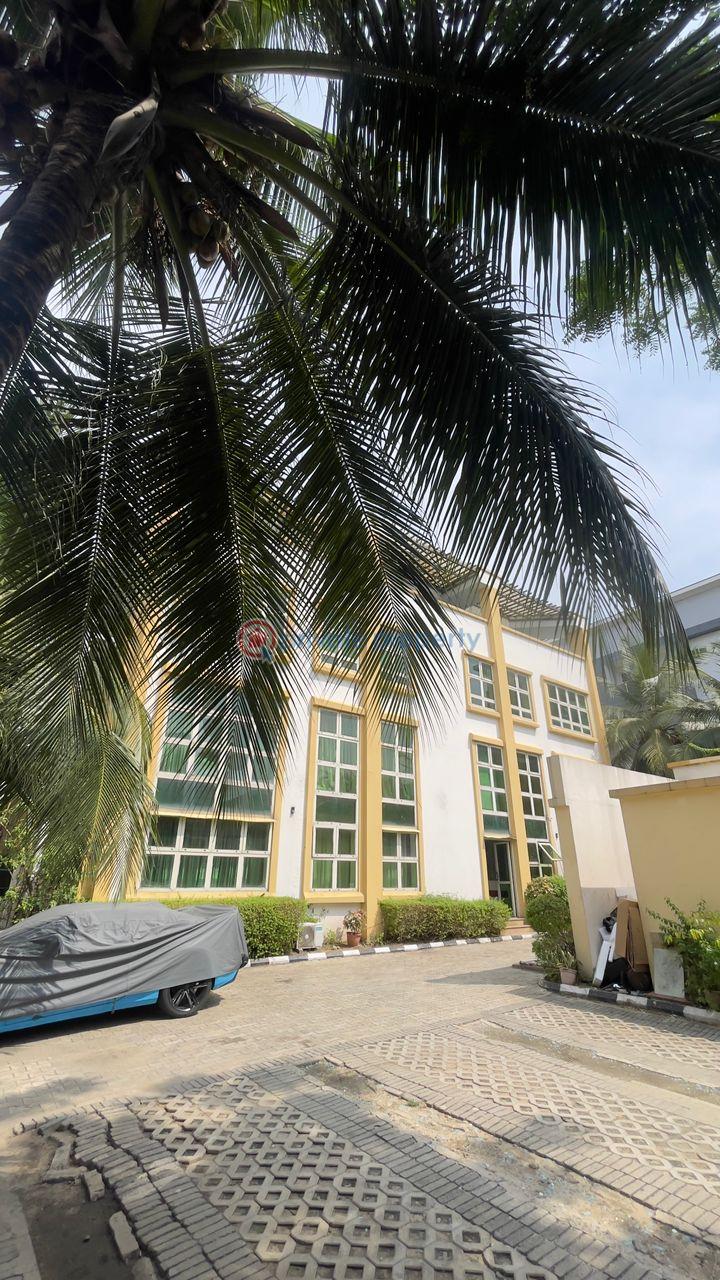 1 bedroom Shared Apartment For Rent Oniru Victoria Island Lagos - 1
