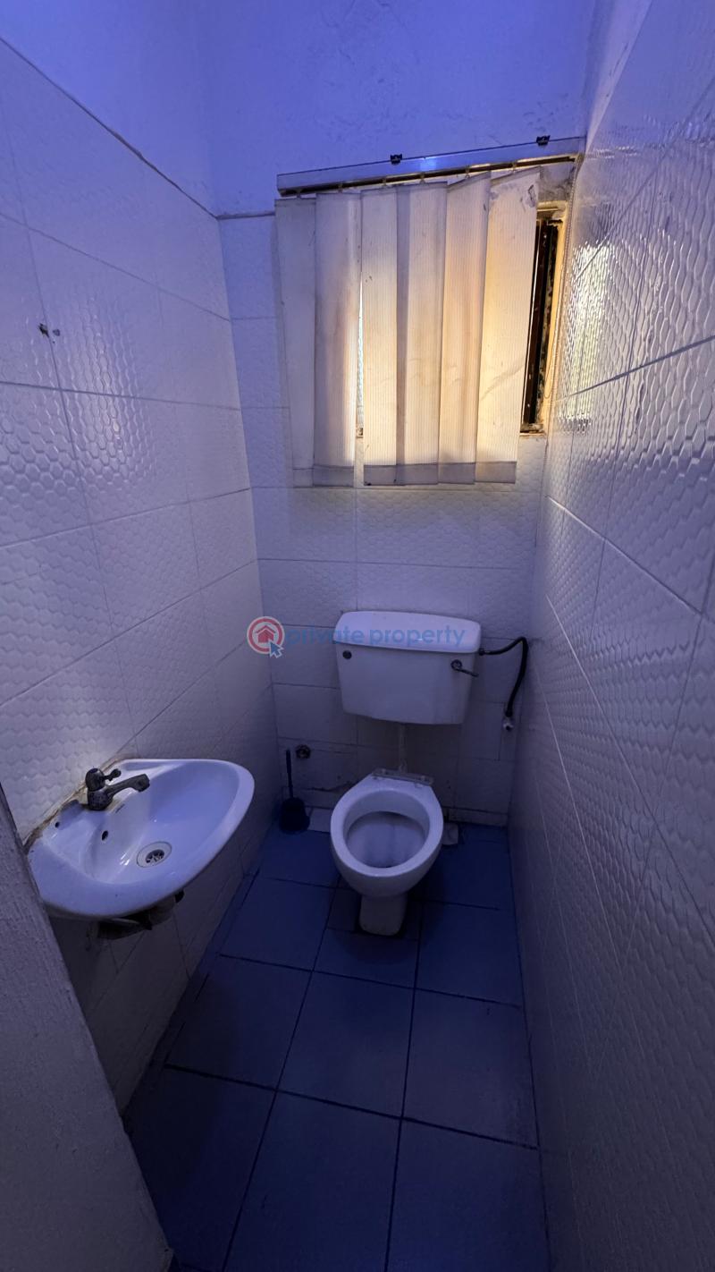 3 bedroom Block Of Flats For Rent Utako Police Station/ Nnpc Hospital Utako Abuja Phase 2  - 2