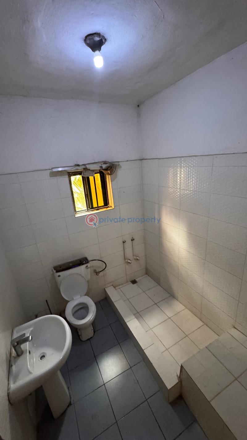 3 bedroom Block Of Flats For Rent Utako Police Station/ Nnpc Hospital Utako Abuja Phase 2  - 4