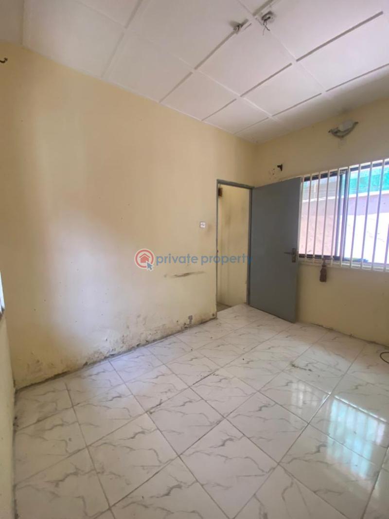 1 bedroom Mini Flat For Rent Femi Okunnu Osapa Lekki Lagos - 3