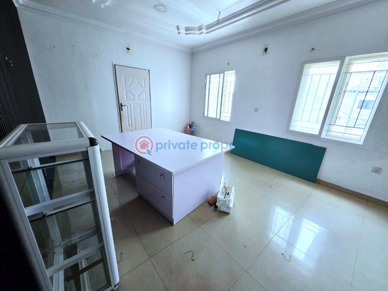 2 bedroom Shop For Rent Lekki Phase 1 Lagos - 4