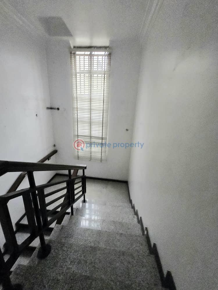 Commercial 5 bedroom detached house - 5 5 bedroom Office For Rent Lekki Phase 1 Lagos - 5
