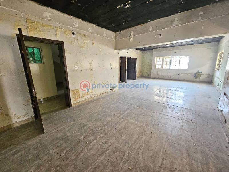 Commercial 5 bedroom semi detached house with study - 3 5 bedroom Office For Rent Lekki Phase 1 Lagos - 3